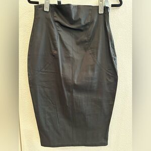 High Waisted Seamed Pencil Skirt in Black